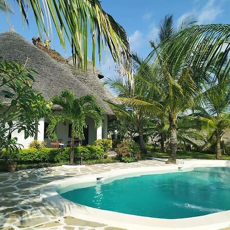 Twiga House Resort Piscina ☆☆☆☆☆ Pearl Beach 와타무 외부 사진