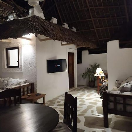 Twiga House Resort Piscina ☆☆☆☆☆ Pearl Beach 와타무 외부 사진