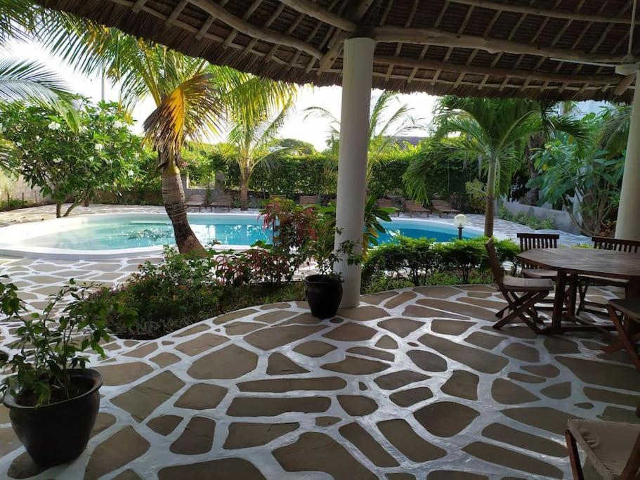 Twiga House Resort Piscina ☆☆☆☆☆ Pearl Beach 와타무 외부 사진