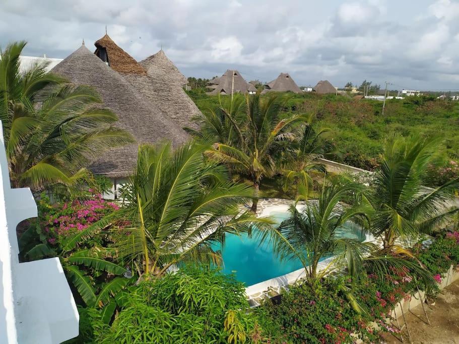 Twiga House Resort Piscina ☆☆☆☆☆ Pearl Beach 와타무 외부 사진