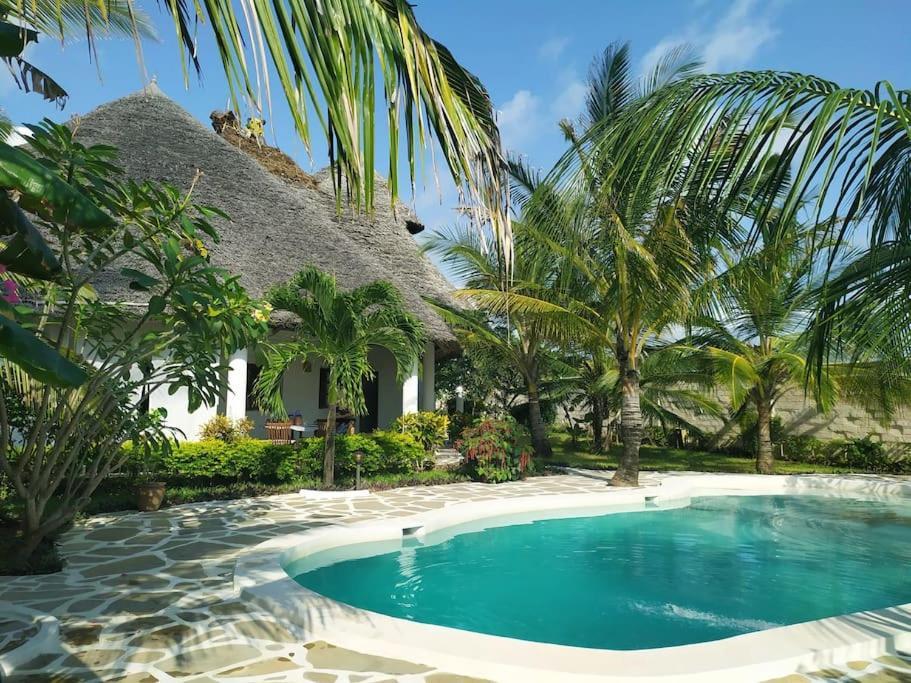 Twiga House Resort Piscina ☆☆☆☆☆ Pearl Beach 와타무 외부 사진